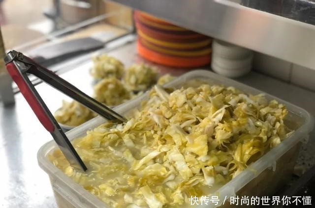 24年街边小店,一碗面70元,还没到饭点就座无虚席……!