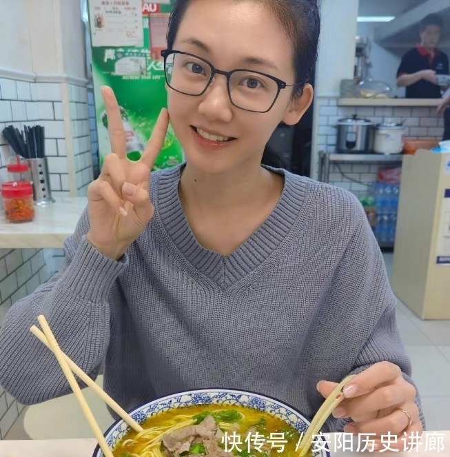 沈佳妮|《跑男》做了9季,请过8回“家属”,最让人羡慕的是这对!