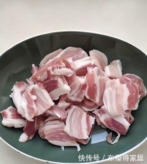 五花肉这样做，肥而不腻，简单美味，今晚米饭不够吃，超下饭