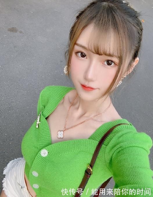 cos|腐团儿P图太夸张了,身高P成一米八,腿就有一米三长