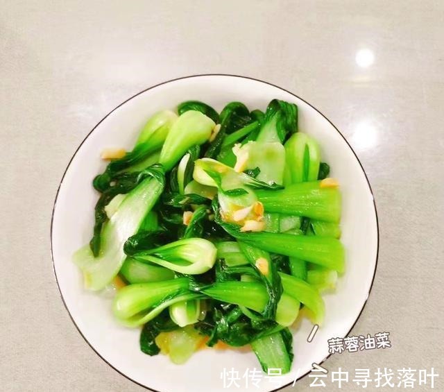 冬天，家庭主妇做的四荤一素，营养丰富真馋人，有没有你喜欢吃的！