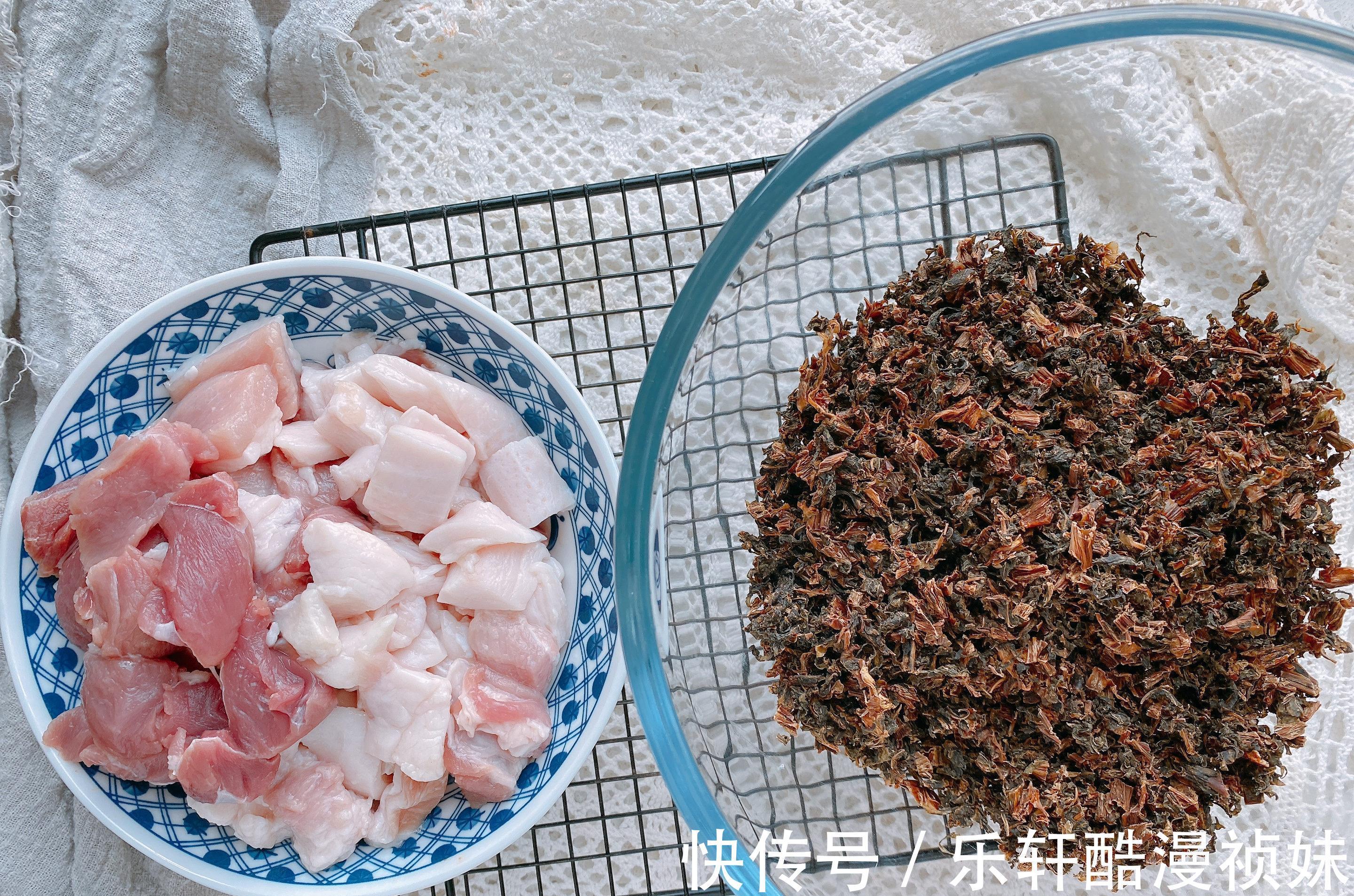 松软|浙江美食梅干菜饼，几十年老配方，馅料咸香，饼皮松软凉了也不硬