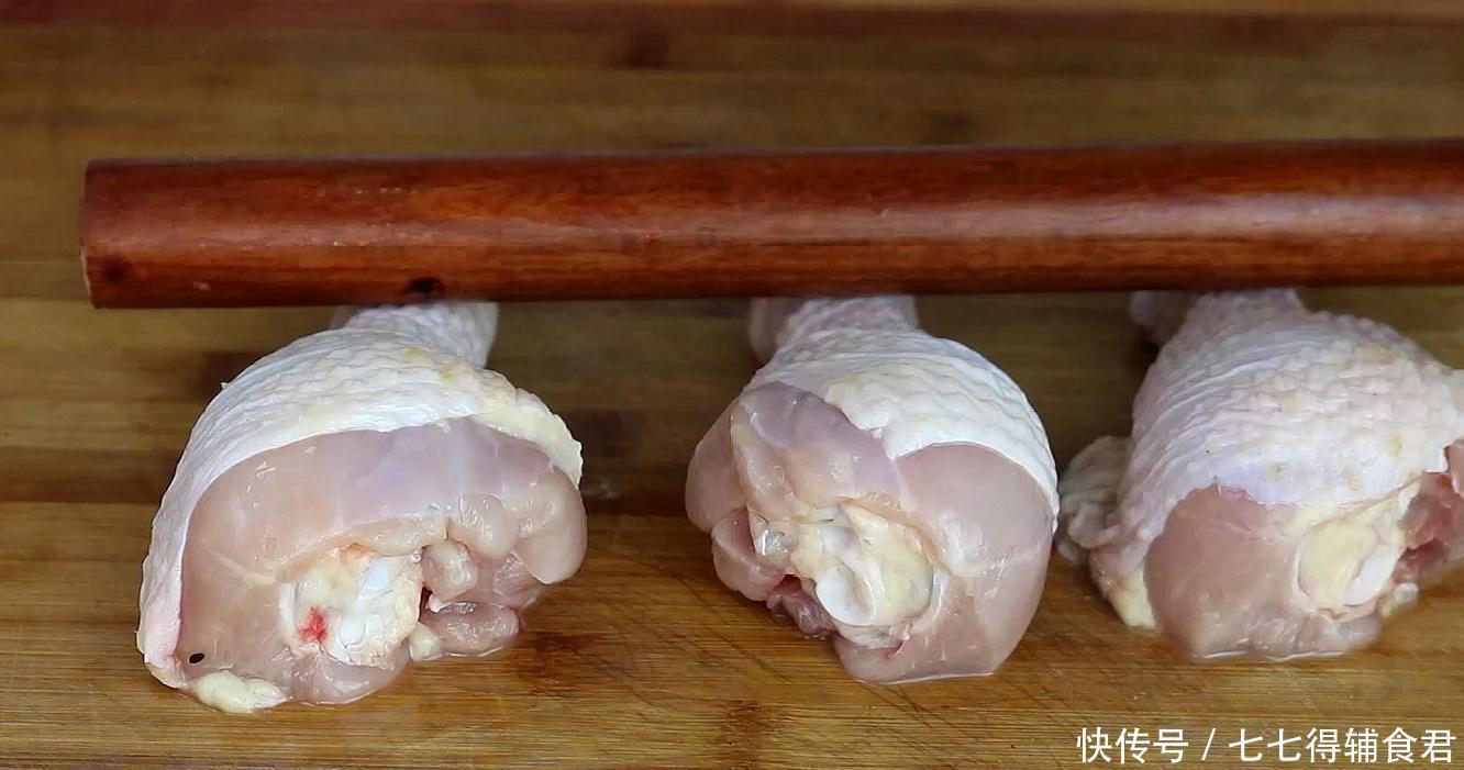 这才是鸡腿最好吃的做法,擀面杖一敲,不煮不炸,我家一周吃5次