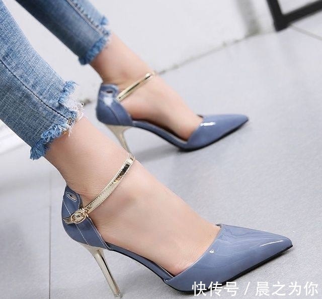 女神 多款尖头高跟鞋的女神搭配,自信的美腿优雅从容