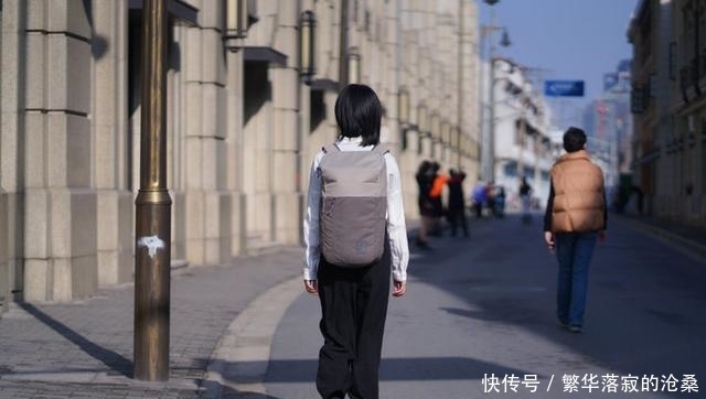 35个矿泉水瓶制作的背包——STOCKHOLM城市背包简评