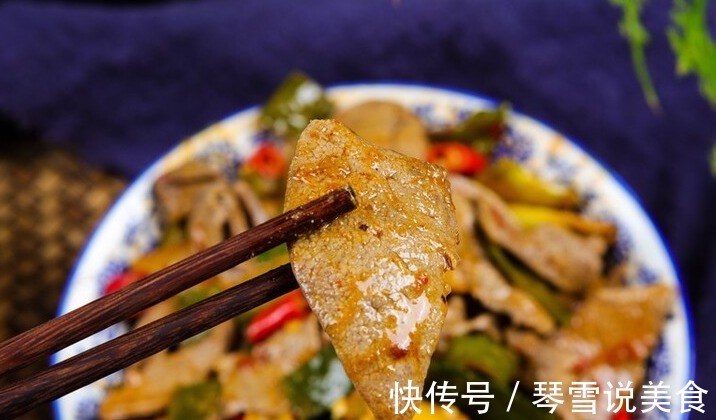 爆炒猪肝,焯水去腥是大忌,教你正确做法,猪肝嫩滑不柴不粉!