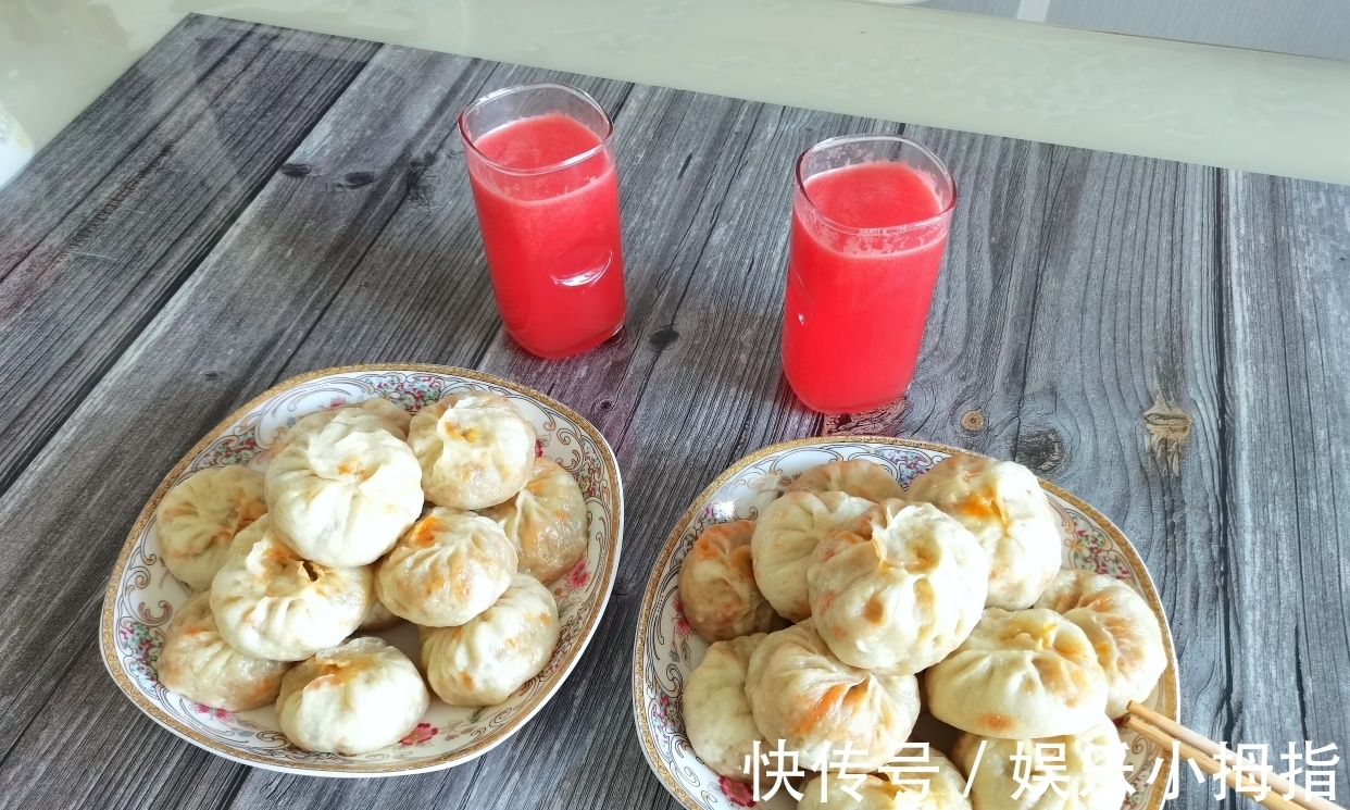 包子|夏天我家少不了这个馅料的包子,鲜嫩多汁,味道太香了