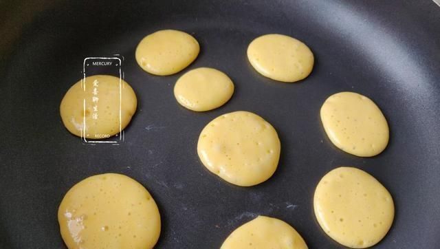 面糊|我家小宝每天吵着吃这个蛋糕,比蛋糕简单,比面包软,特别香