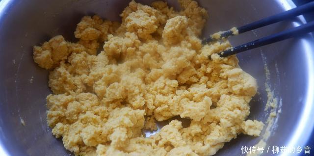 胡萝卜|玉米面这样做不但营养更加丰富,口感又松又软,而且颜色鲜艳亮丽