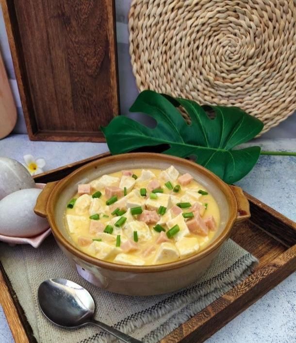 咸蛋黄豆腐煲,汤汁金黄浓郁,豆腐嫩滑,看着都流口水