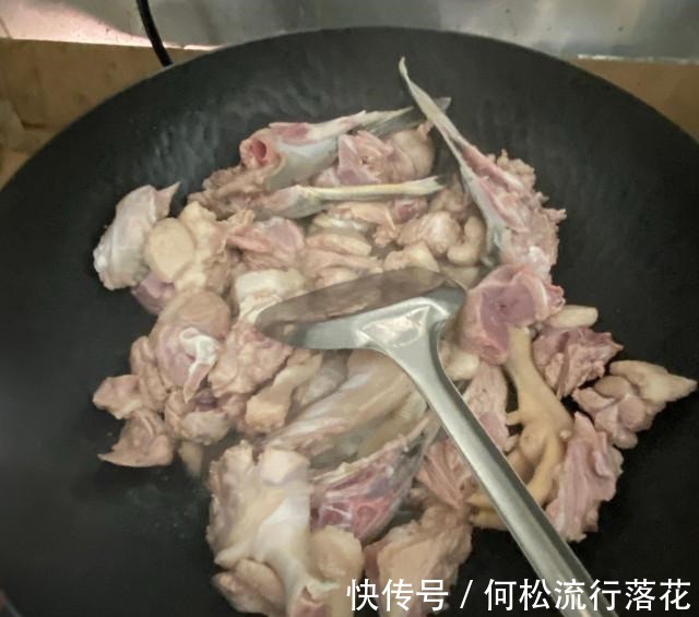 清水鸭|酸姜炒鸭，不柴不腥又入味，下酒下饭！