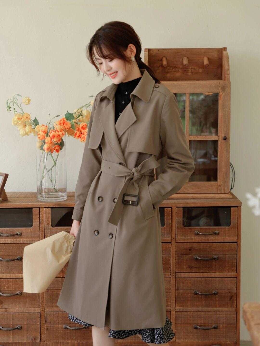 穿搭|秋天风头不减的风衣，里面搭配这几款，时髦又百搭