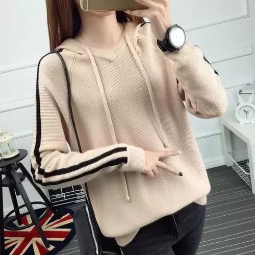 卫衣＋毛衣＋马甲，才是今年流行的打开方式！奔三奔四穿贼时尚