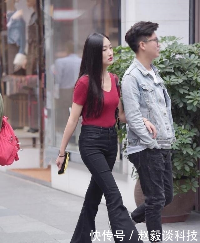 牛仔裤|白色优雅长袖搭配蓝色经典打底裤,有一些讲究的,好看显瘦