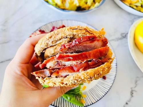 锅中放适量|晒晒我为家人做的晚餐,没有大鱼大肉也吃得舒坦,网友:家的味道