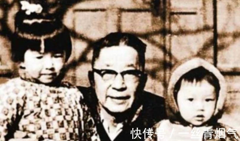 老舍先生！1966年，老舍跳湖自尽，独子陪遗体坐了一夜，从此夹起尾巴做人