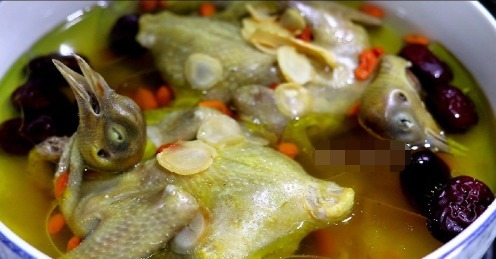 厨娘|炖鸽子要不要焯水,私家厨娘告诉你,做好这步汤香味美营养不流失