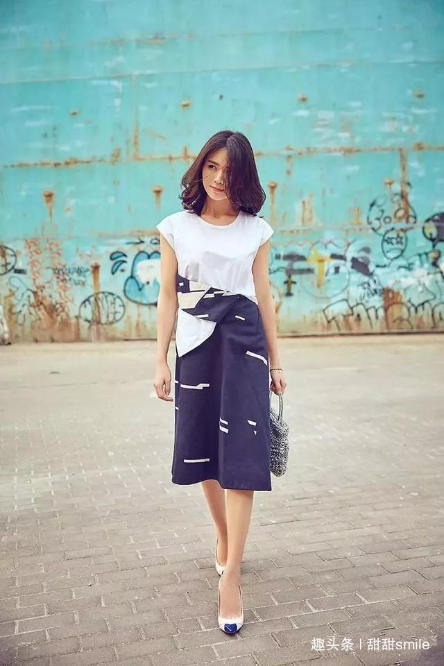 高跟鞋 美女搭配一双高跟凉鞋,非常的显高和气质,穿上之后可以提升气质