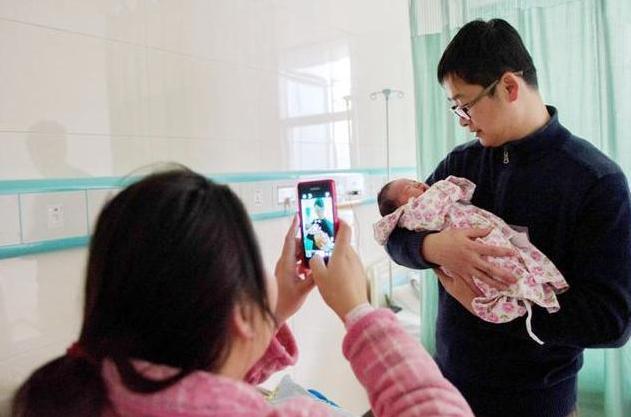 谐音|爷爷叫邱天,爸爸叫邱季,宝妈随口给娃取名被夸赞:太有文化了