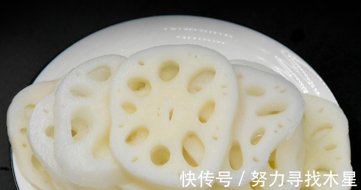贴秋膘|买莲藕，怎样区分“脆”和“粉”藕农教你2个技巧，保准错不了！