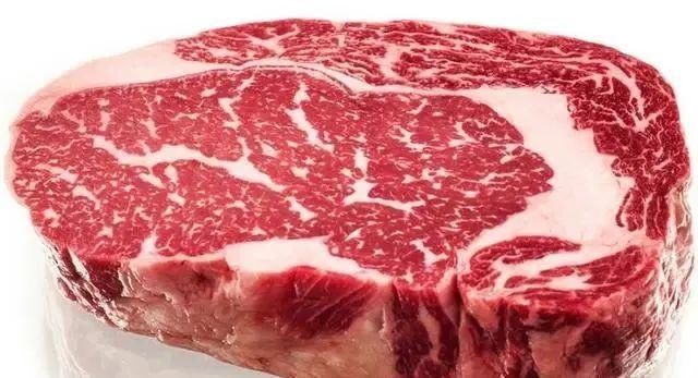 上有|买牛排时,无论什么牌子,只要包装上有这几个字,都是合成牛排