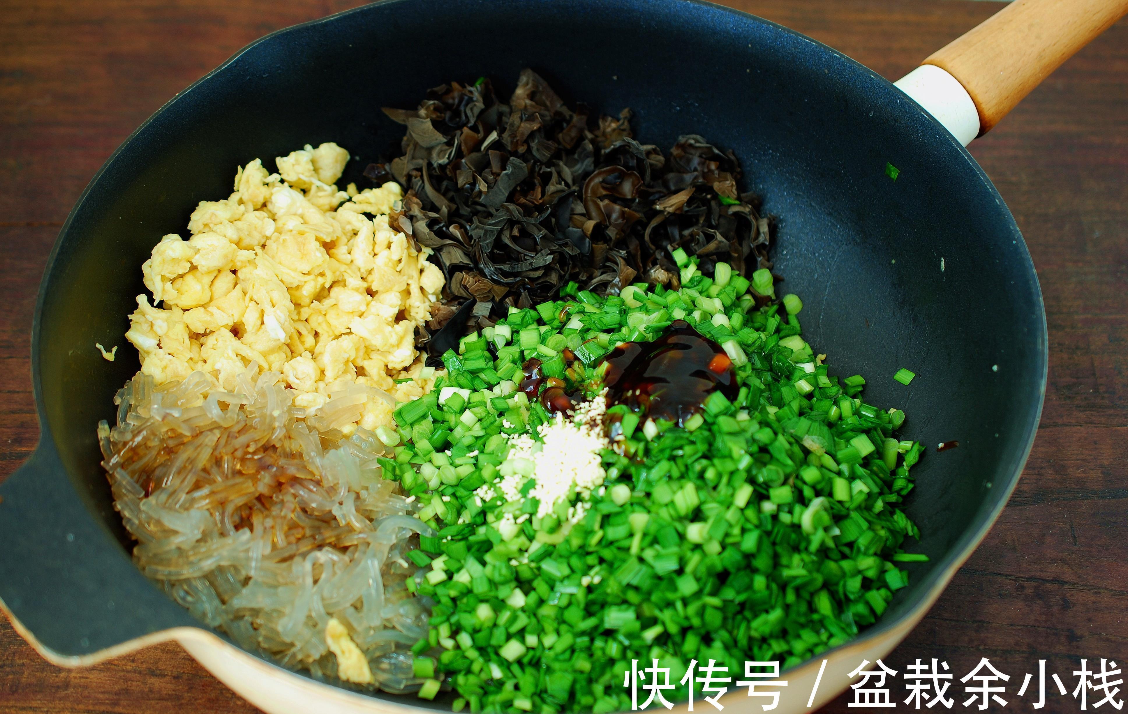 韭菜|这是婆婆烙的韭菜盒子,放了3天了还这么软,皮薄馅大,真香!