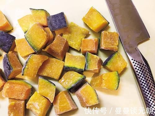 调味料|南瓜别再做南瓜饼了，这样做非常的好吃，一次2盘不够吃