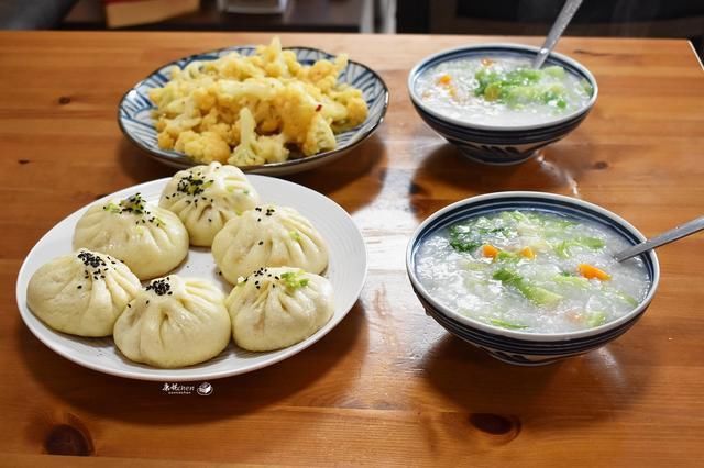 早餐|70后夫妻的早餐，有粥有包子还有菜，只有3样，家常味道吃着舒服
