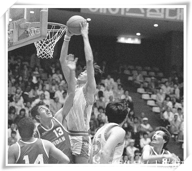 中国男篮|叹息!1987年他成为NBA首位中国球员,却因“厕所门”断送生涯