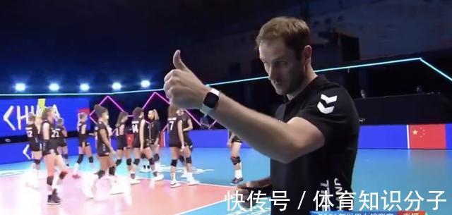 热搜榜|中国女排接连上热搜榜?郎平的决策成为核心关键!对手心服口服