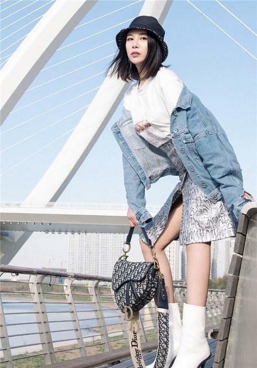 半身裙＋短靴＝时髦洋气！过年这么穿准没错