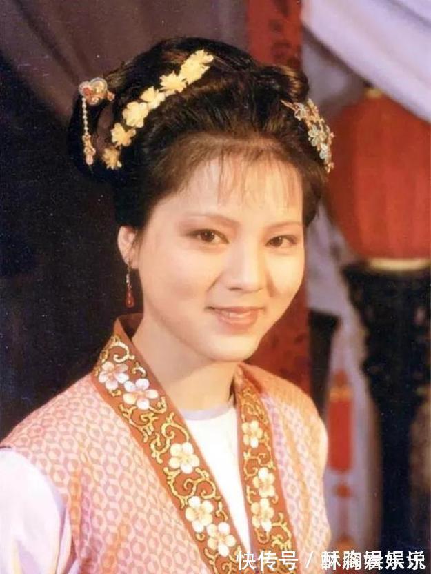 蒋玉菡$花袭人嫁给蒋玉菡后,对贾宝玉有多绝情两处细节揭开她的真面目