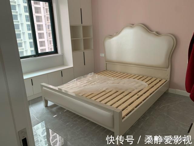 装修|她家装修花了12万,打造网红款电视墙,请木工师傅打柜子很喜欢