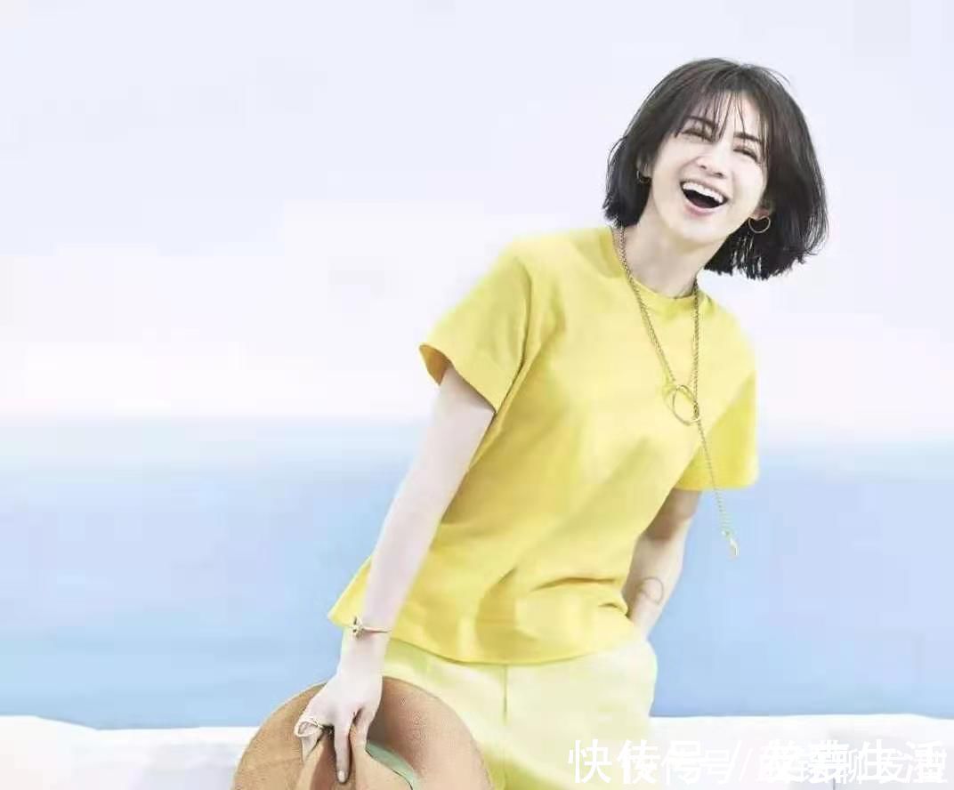 发型师 五十岁女人如何选择发型?记住这4个减龄公式,长发短发都很美