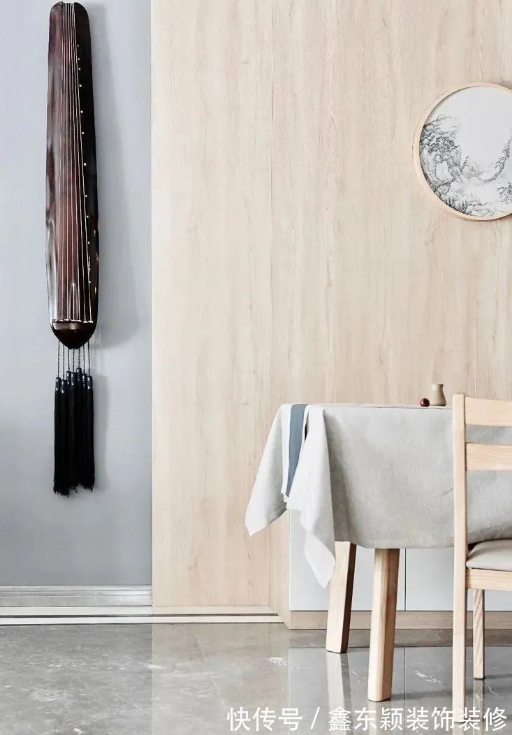 客餐厅|110平三居室，花11万精装房改造，卡座+餐边柜设计，温馨实用！