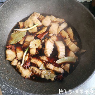 大厨教你这么做红烧肉，分分钟就可以学会