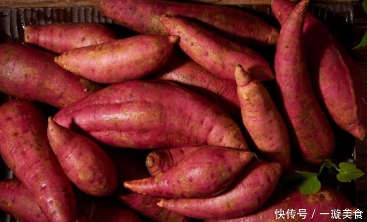 简单好做的烤红薯,家有电饭煲就搞定,比买的好吃,价格还实惠