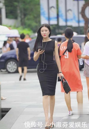 细节|姑娘连衣裙似乎挺简单,不“放大”都看不出里面的细节!