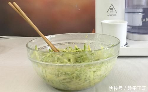 一个萝卜,两个鸡蛋,这样做超好吃,不炒不炸,香酥可口,真香