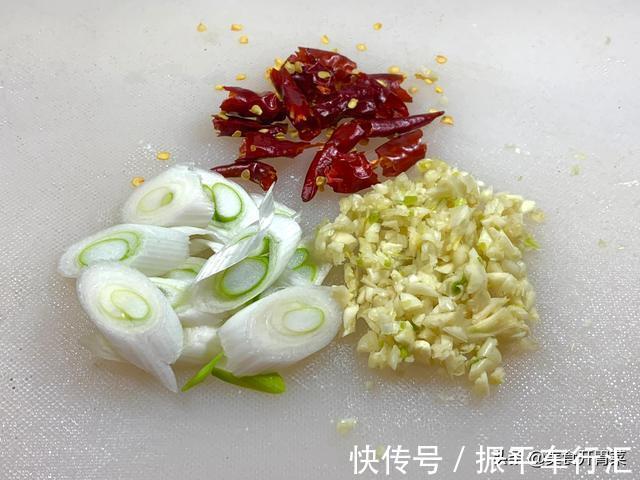 酱料|以后豆腐就这样吃,做法简单鲜香辣爽,出锅一口一个真解馋。