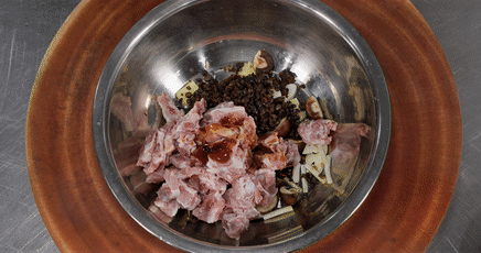 做法|厨师长教你：家常“排骨煲仔饭”的做法，米饭和锅底的锅巴都很香