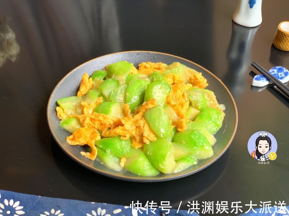 猪油|炒丝瓜时，马上下锅就错了！掌握这1个诀窍，保准出锅翠绿不发黑
