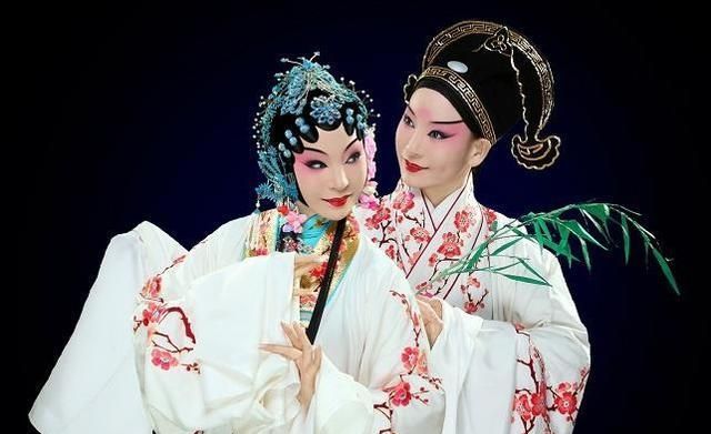 嵌名|嵌名对联也能玩出花来,不愧是才子手笔,让对联高手也要汗颜