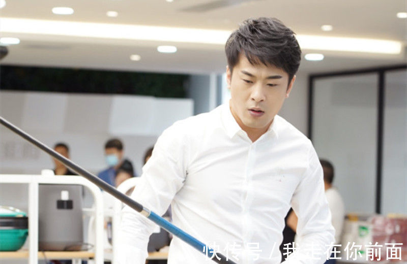 回應(yīng)|辛巴針對燕窩風(fēng)波作出回應(yīng)，愿意退一賠三，打假人：應(yīng)退一賠十