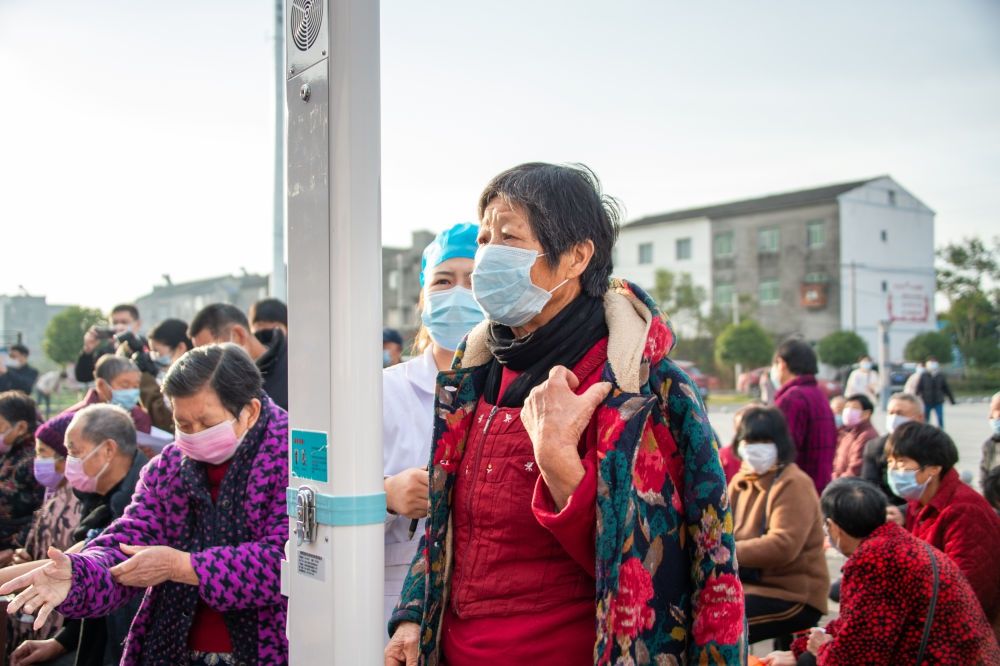 筛查|湖北为基层统一配置移动医疗卫生服务车