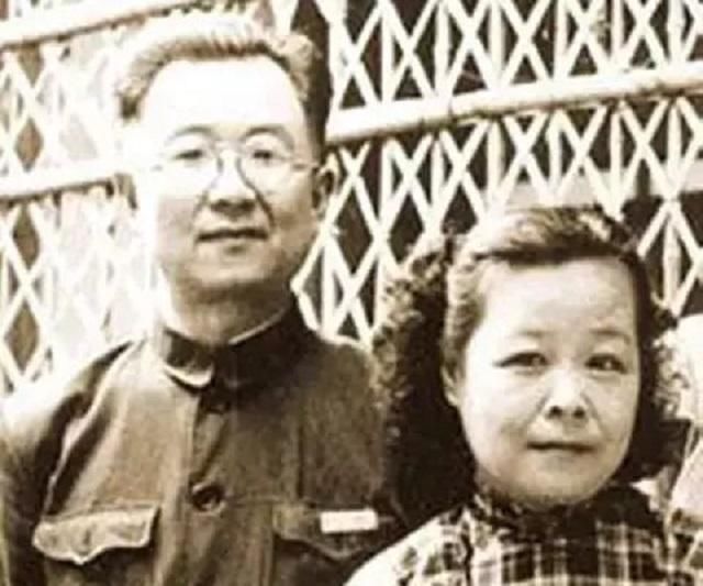  包办婚姻|皇族后裔启功：与妻相识包办婚姻，一生无子女，70年独宠一人