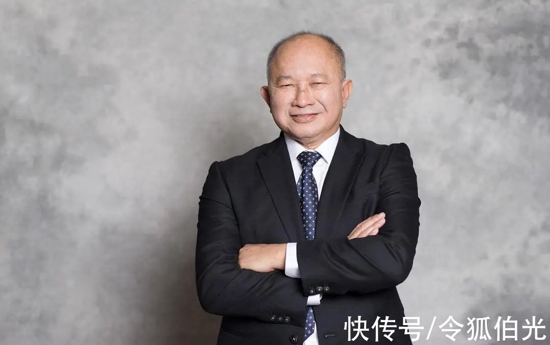 曾经和李安一样出名的他现在回到好莱坞拍电影 这位大