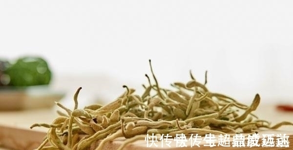 药材|黄芪加四味中药一起泡水喝,除湿排毒,肝肾或会越来越舒服