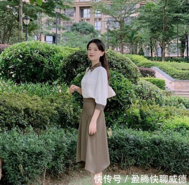 半身裙|极简的穿搭风格看似随意，却不经意间透露着高级，温柔又有气质