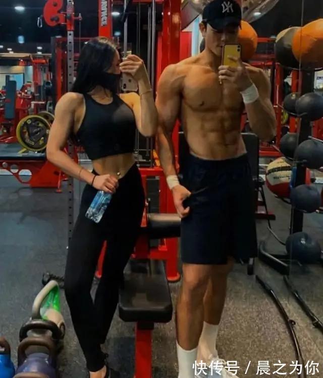 训练|普拉提美女不抗拒力量训练,和教练男友一起训练,身材有双重美感